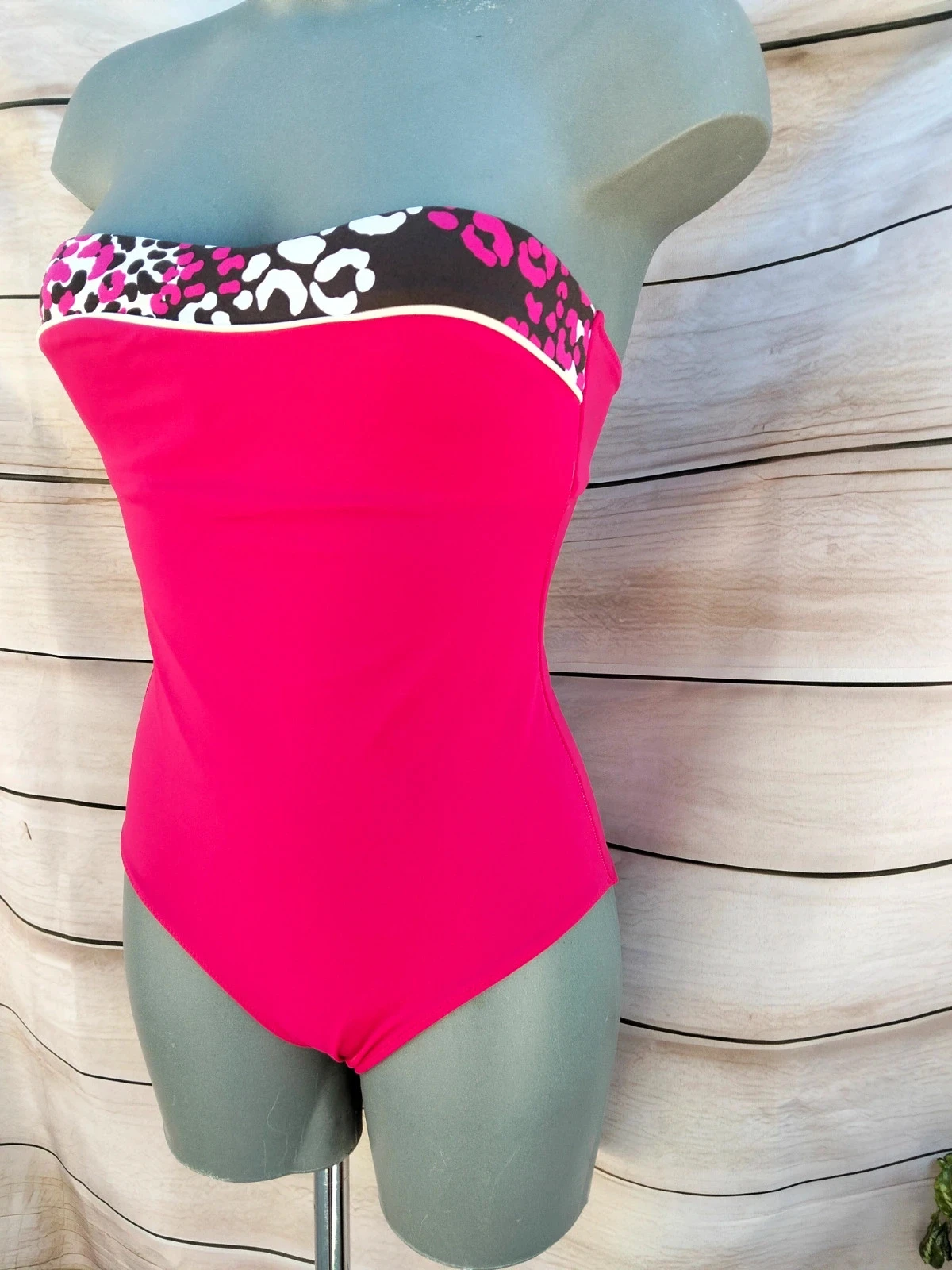 Bóca de banho feminina fucsia com decote em V - Estampa animal print - Tamanho aprox. P – photo 4